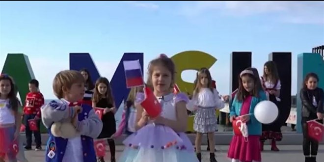 Samsunlu ocuklardan Rus ocuklara: Bizim iin tek Karadeniz var