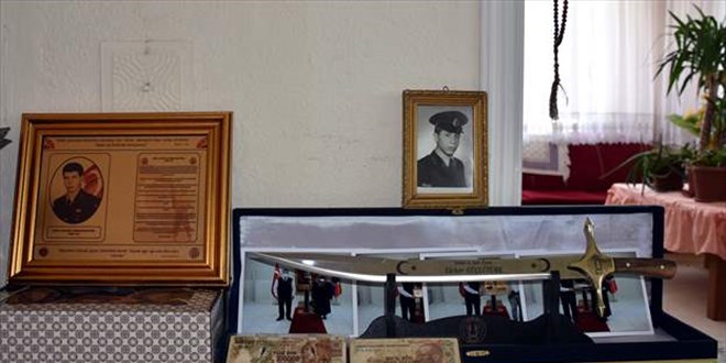 Şehit annesine 29 yıl sonra gönderilen kılıç gururlandırdı