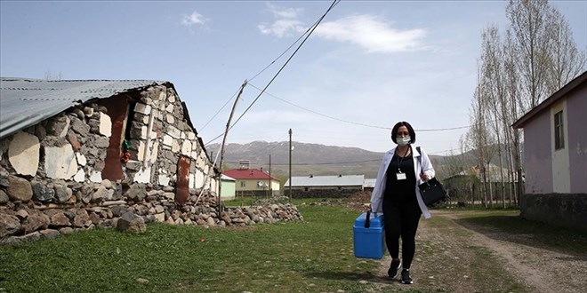 Leyla ebe fedakarl���yla k�yl�lerin g�nl�nde taht kurdu