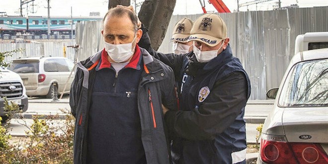 Emekli General ters kelepçeyi görünce kaçmaya karar vermiş