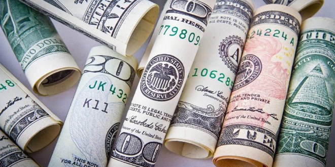 Güne sert yükselişle başlayan dolar, 8,30 TL'ye geriledi