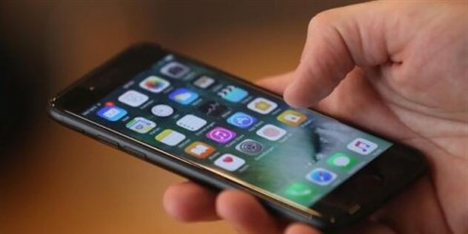 Cep telefonuna program indirdi, 234 bin lirasını kaptırdı