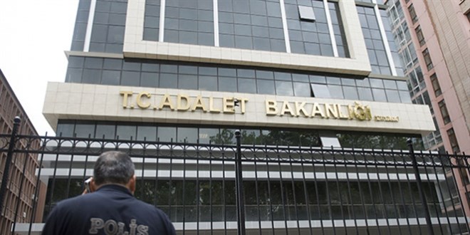 Adalet Bakanlığı tüm sınavları ileri bir tarihe erteledi