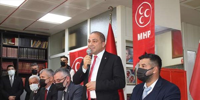 İYİ Partili İlçe Başkanı ve 134 kişi istifa edip MHP'ye katıldı