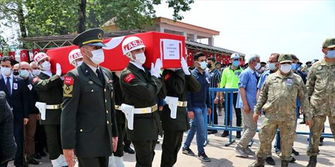 Pençe-Yıldırım şehidi Osmaniye'de son yolculuğuna uğurlandı
