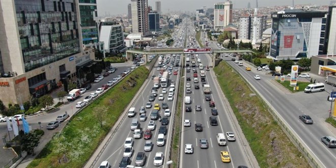 Tam kapanma öncesi boşalan İstanbul trafiğinde rekor seviye