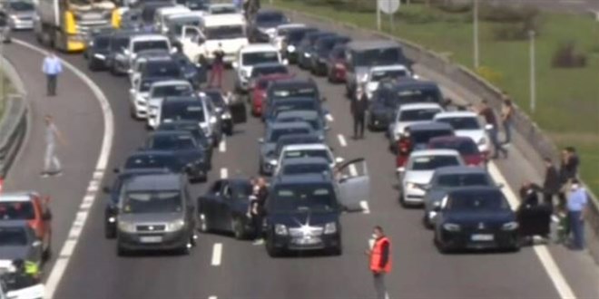 Bolu Da'nda Ankara istikametinde trafik durdu