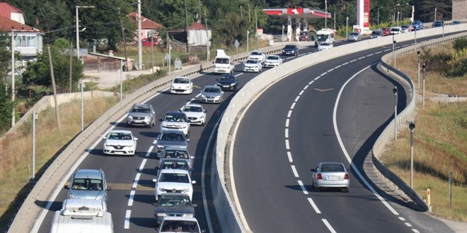 Bolu Da�� T�neli'nden 'tam kapanma' �ncesi 2 g�nde 100 binden fazla ara� ge�ti