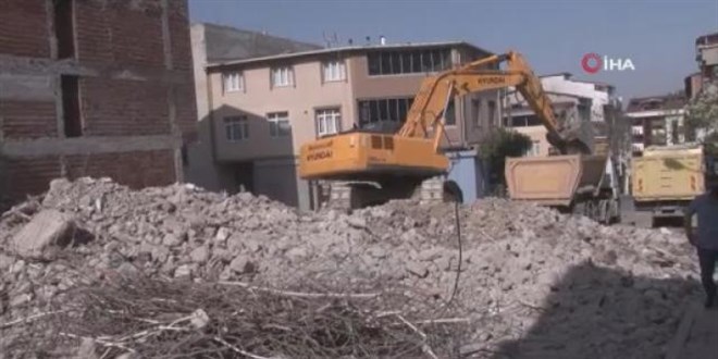 Kontrol� y�k�m kontrolden ��kt�: O anlar kamerada