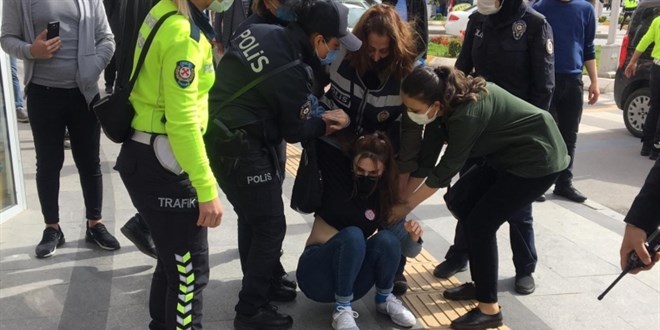 Trabzon'da izinsiz yry yapmak isteyen 12 kii gzaltnda