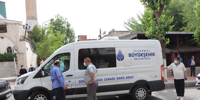 Naa��n kar��t���n� cenaze namaz�nda ��rendiler