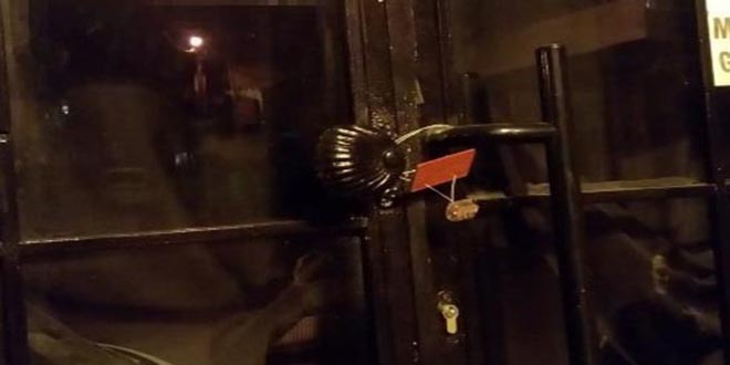 Koronavir�s� hi�e say�p m�hr� bozan kafe yeniden m�h�rlendi