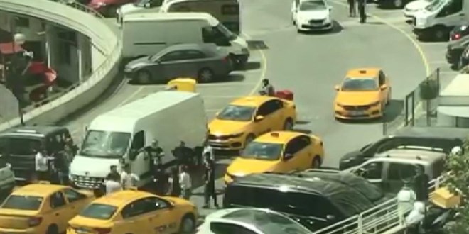 Taksi şoförleri, ortalığı savaş alanına çevirdi