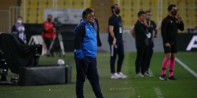 Yılmaz Vural: Soyunma odasında bana küfür etmiş! Bana bir de!