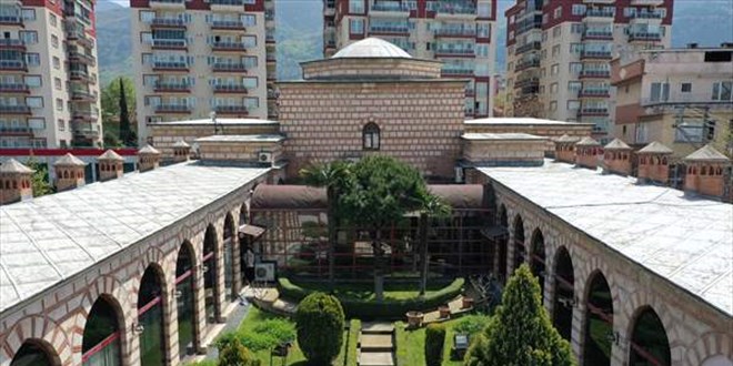 Osmanlı'nın ilk hastanesi 'Yıldırım Darüşşifası' göz hastalarına şifa dağıtıyor