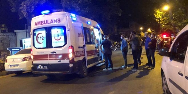 'Dur' ihtarına uymayan motosikletli polis memuruna çarptı