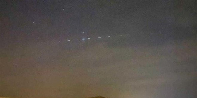 Bakan Varank, gökyüzündeki esrarengiz ışıkların sebebini açıkladı