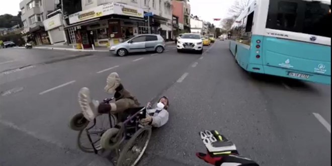 İstanbul'un göbeğinde insanlık ölmüş dedirten olay kamerada