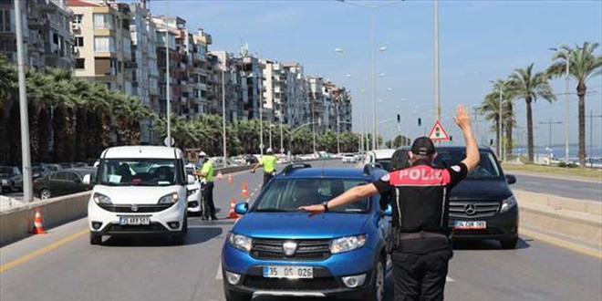 'Denetim, aşılama ve filyasyon' İzmir'de vakaları azalttı