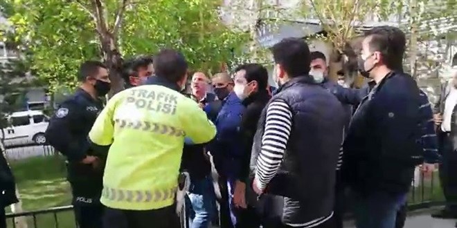 Polisle vatandaş arasında cami gerginliği