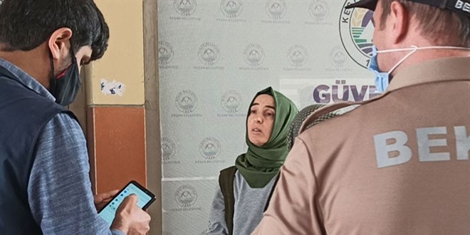Pazara maskesiz girmeye çalıştı, 'benim yasal hakkım' dedi