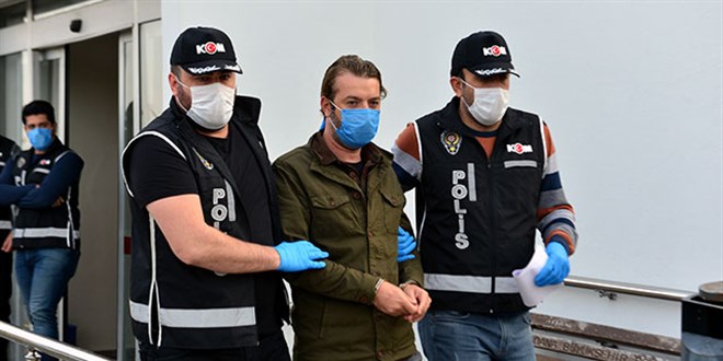 'Rüşvet' iddiasıyla yargılanan eski başkana ev hapsi cezası