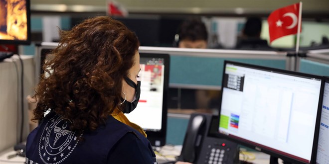 Nöbetteki sağlık çalışanları Anneler Günü'nü buruk geçiriyor