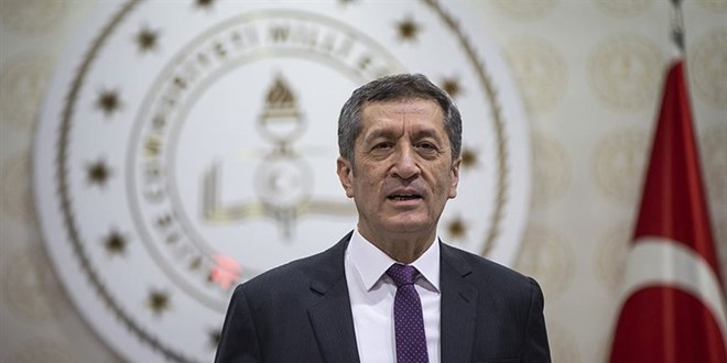 Bakan Selçuk çocukları hastanede eğitim gören annelerle buluştu