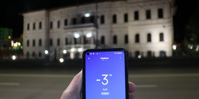 O il, May�s ay�nda dondu, termometreler eksi 3 dereceyi g�sterdi