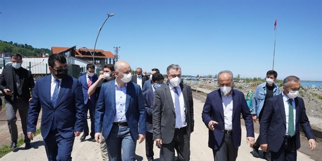 Bakan Karaismailoğlu, Rize'de inşaatı devam eden projeleri inceledi