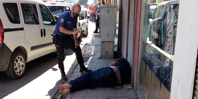 Adana'da çıkan bıçaklı kavgada 2 kardeş ve bir polis yaralandı