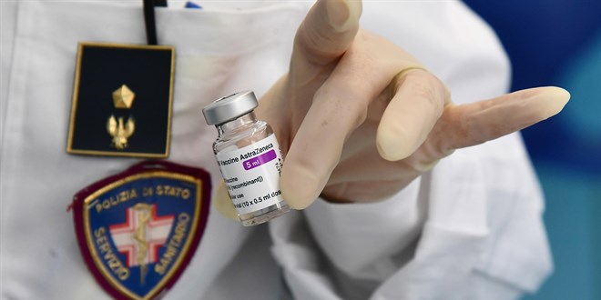 Slovakya, AstraZeneca aşısının kullanımını askıya aldı