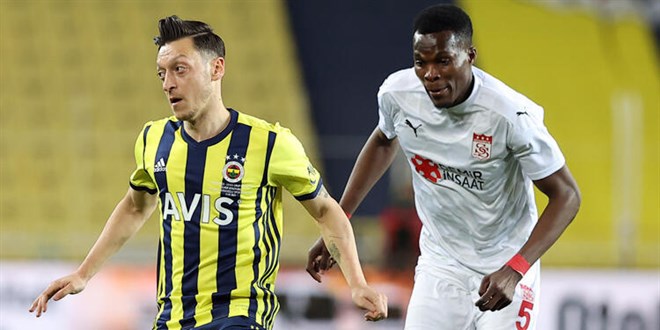 Fenerbahçe, şampiyonluk fırsatını geri tepti