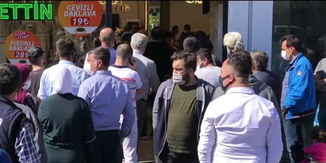 19 TL'lik baklava uzun kuyrukların oluşmasına neden oldu