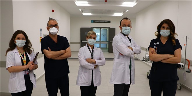 Bayramda görevde olan sağlıkçılardan 'evde kalın' çağrısı