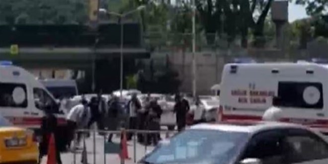 Akraba ailelerin kavgası mahallede başladı, hastanede bitti