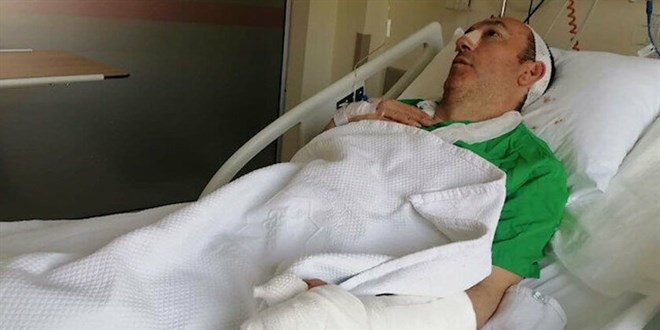 Profesör 'bayram temizliği gürültüsü' nedeniyle dövülerek hastanelik edildi