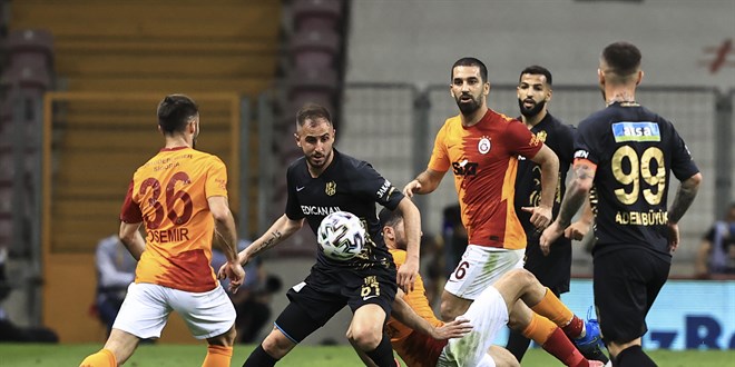 Galatasaray ampiyonluu averajla kaybetti