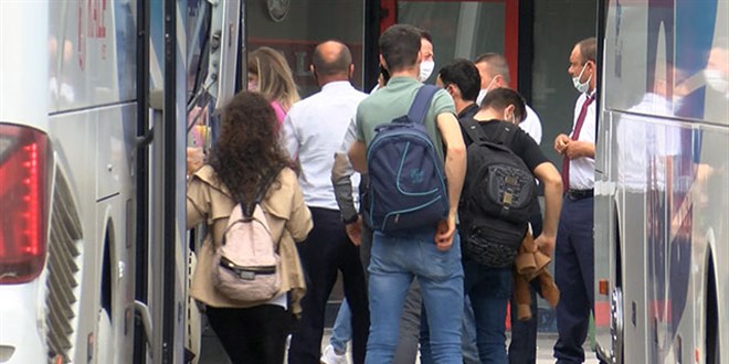 Otogarda dönüş yoğunluğu başladı, otobüs biletleri tükendi