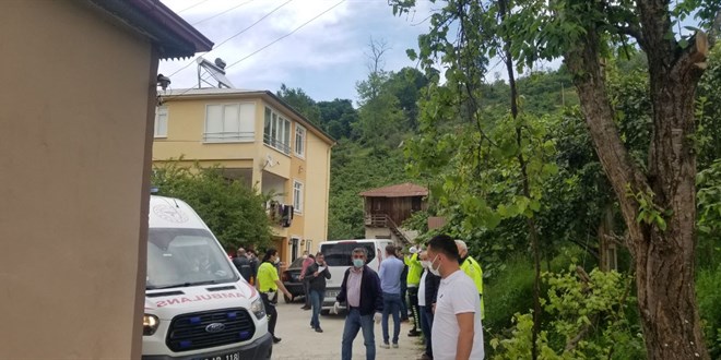 Giresun'da baltalı dehşet: 2 ölü, 2'si polis 3 yaralı