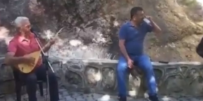 CHP'li Veli Ağbaba, sokağa çıkma yasağında alem yaptı