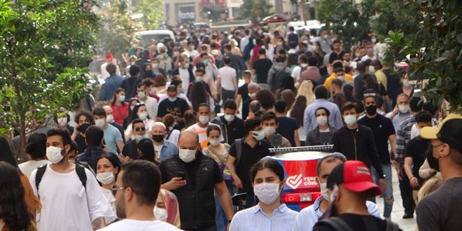 Tam kapanma bitti, vatandaşlar İstiklal Caddesi'ne akın etti
