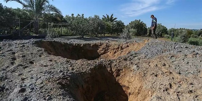 İsrail Gazze Şeridi'nde konutları, güvenlik merkezini ve tarım arazisini vurdu