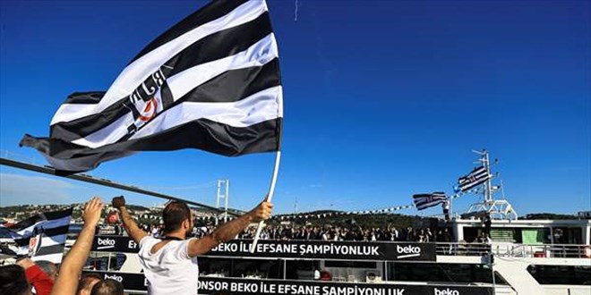 Be�ikta� �ampiyonlu�unu kutluyor