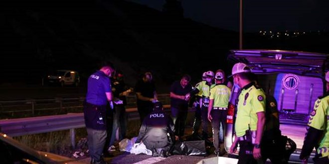 Ankara'da devrilen motosikletteki 2 ki�i �ld�