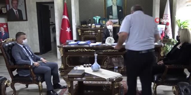 Koronadan ölen polisin çocuğuna eğitim desteği