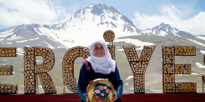 Necibe ninenin Erciyes özlemini Belediye dindirdi