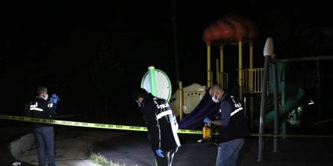 Alkollü arkadaşların kavgası kanlı bitti: 1 ölü