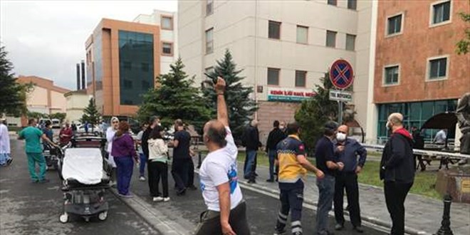 Üniversite hastanesinde çıkan yangında 24 kişi dumandan etkilendi