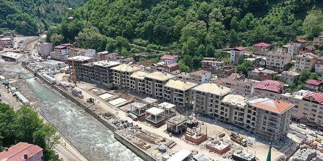 Giresun'daki sel felaketinin izleri siliniyor